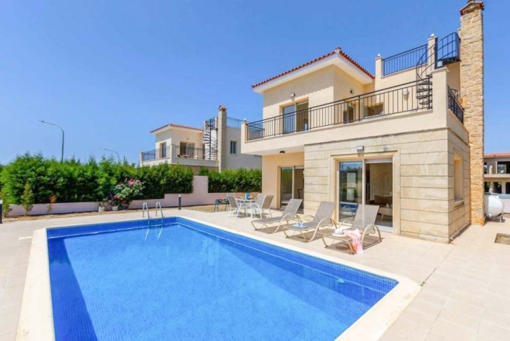 3-Bedroom House in Geroskipou